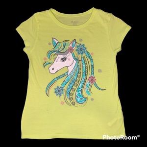 2 Girls unicorn print shirts 🦄